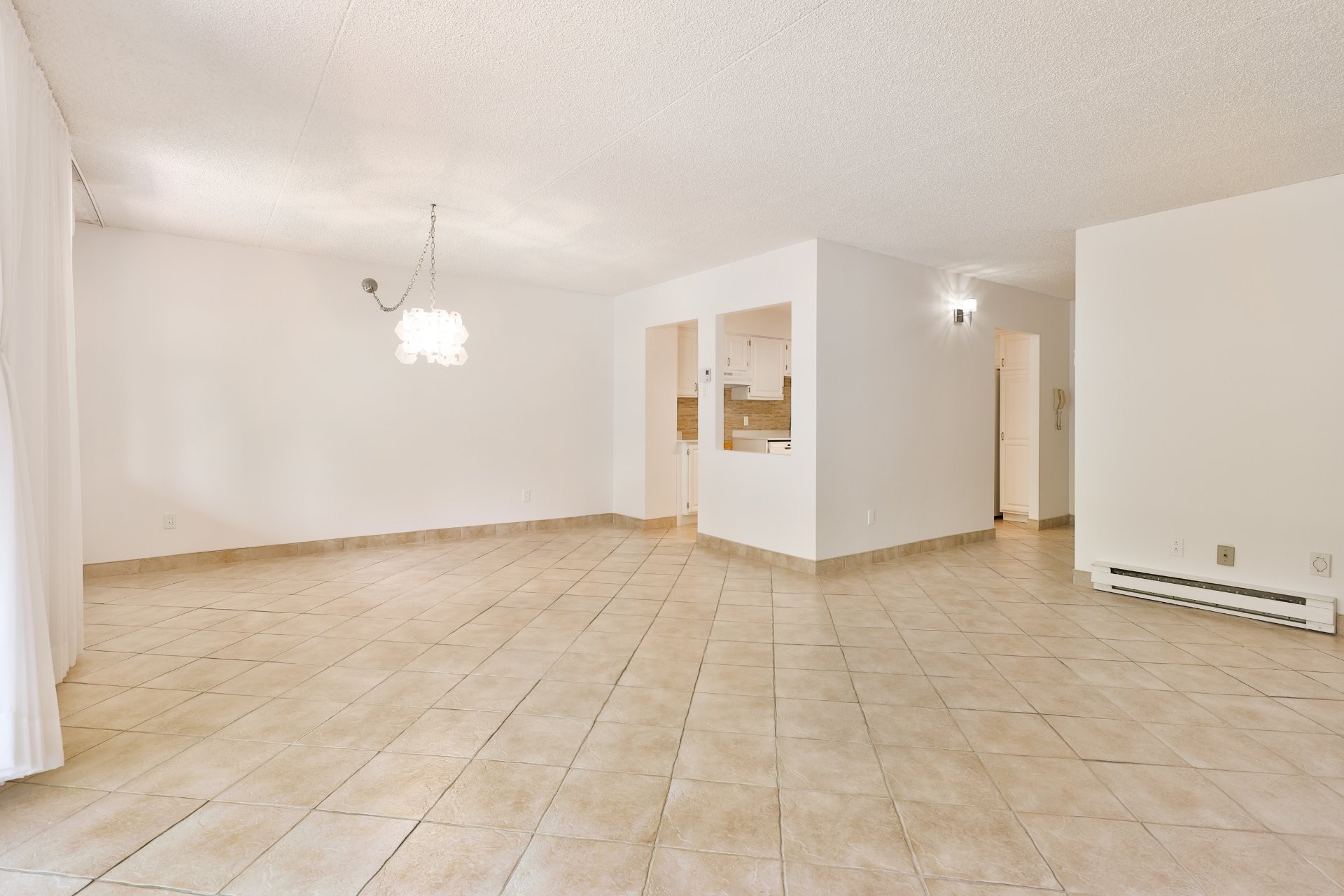 









7060


Av. Giraud

, 106,
Montréal (Anjou),




QC
H1J2J7

