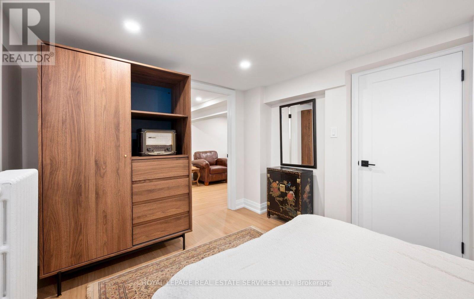 












509 CHRISTIE STREET

,
Toronto,




Ontario
M6G3C9

