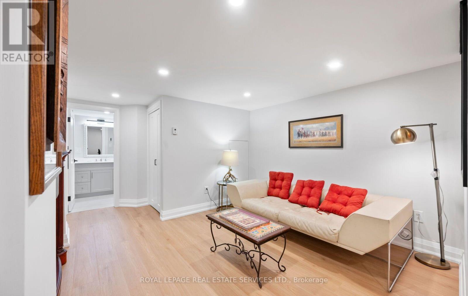 












509 CHRISTIE STREET

,
Toronto,




Ontario
M6G3C9

