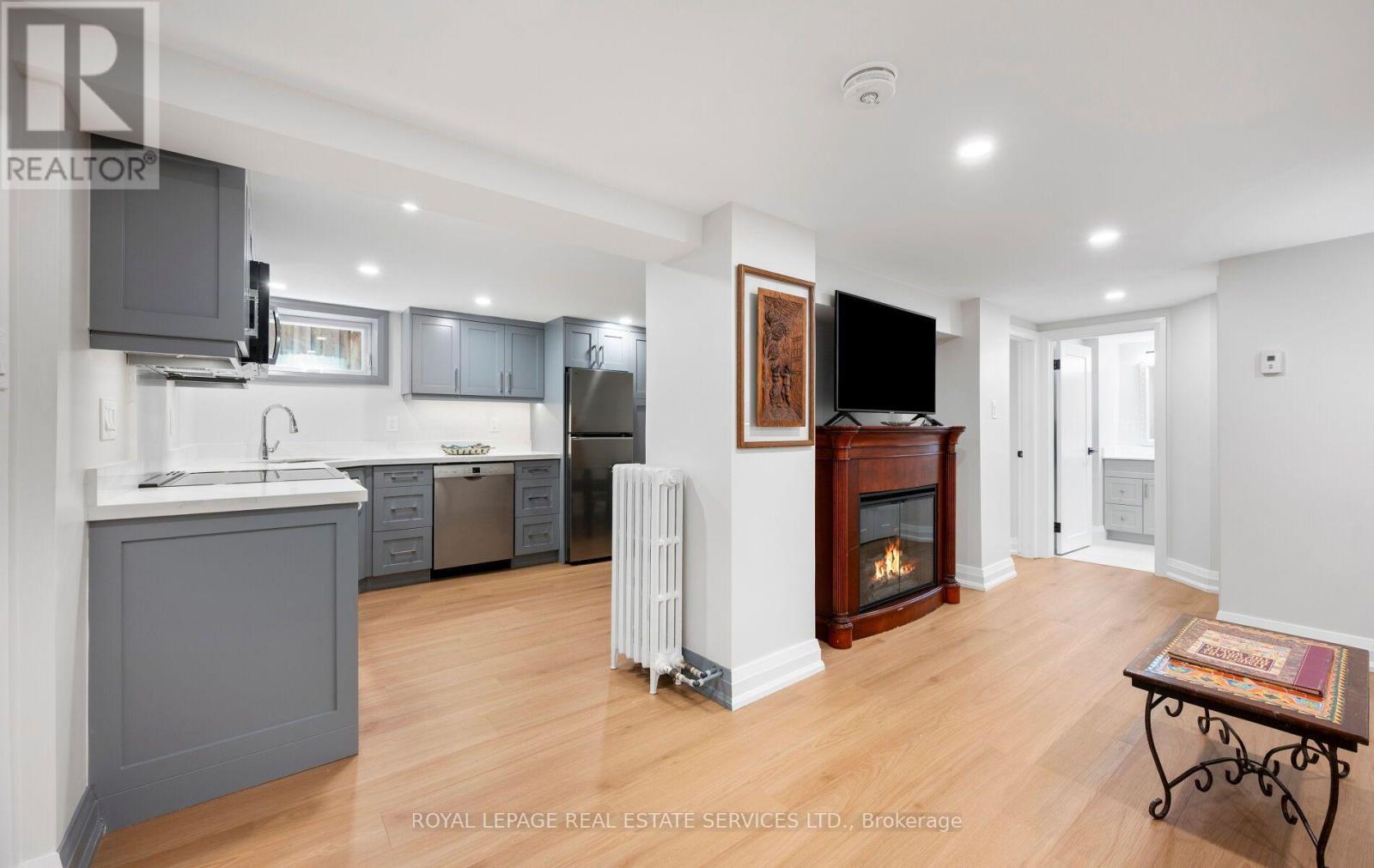 












509 CHRISTIE STREET

,
Toronto,




Ontario
M6G3C9

