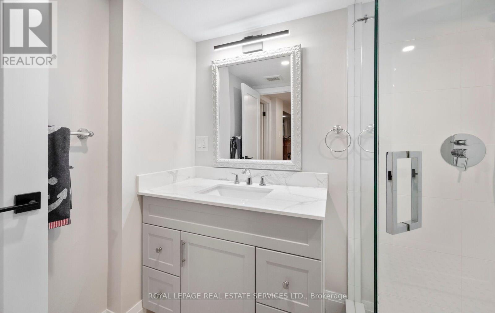 












509 CHRISTIE STREET

,
Toronto,




Ontario
M6G3C9

