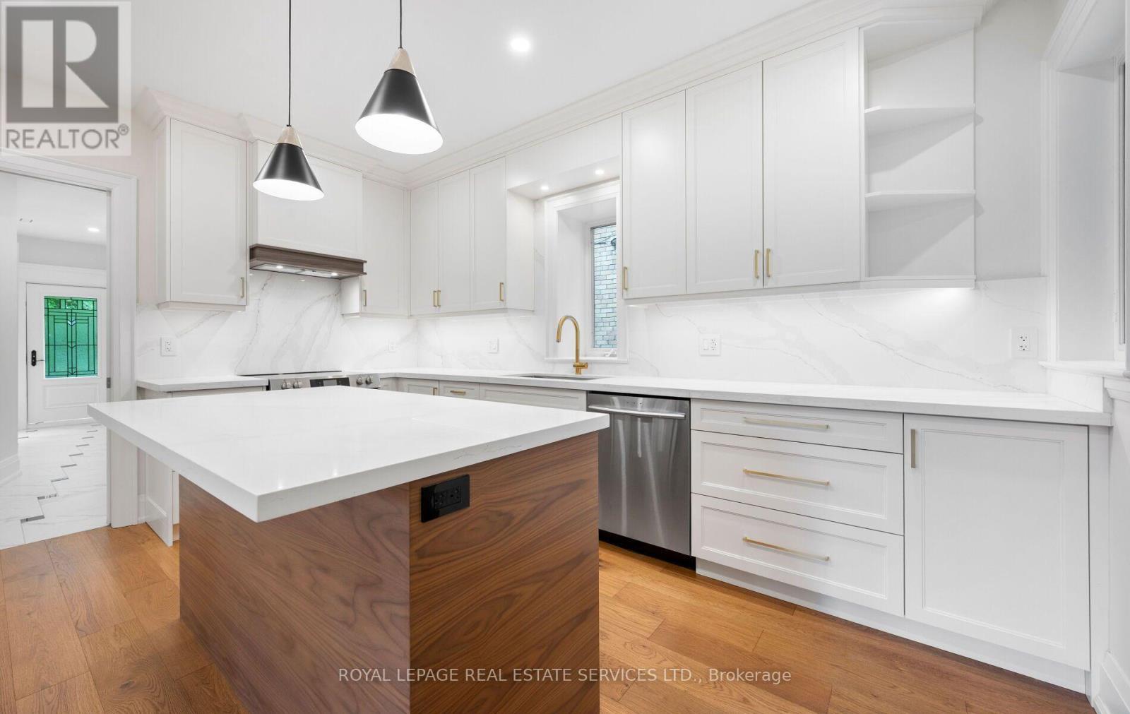 












509 CHRISTIE STREET

,
Toronto,




Ontario
M6G3C9

