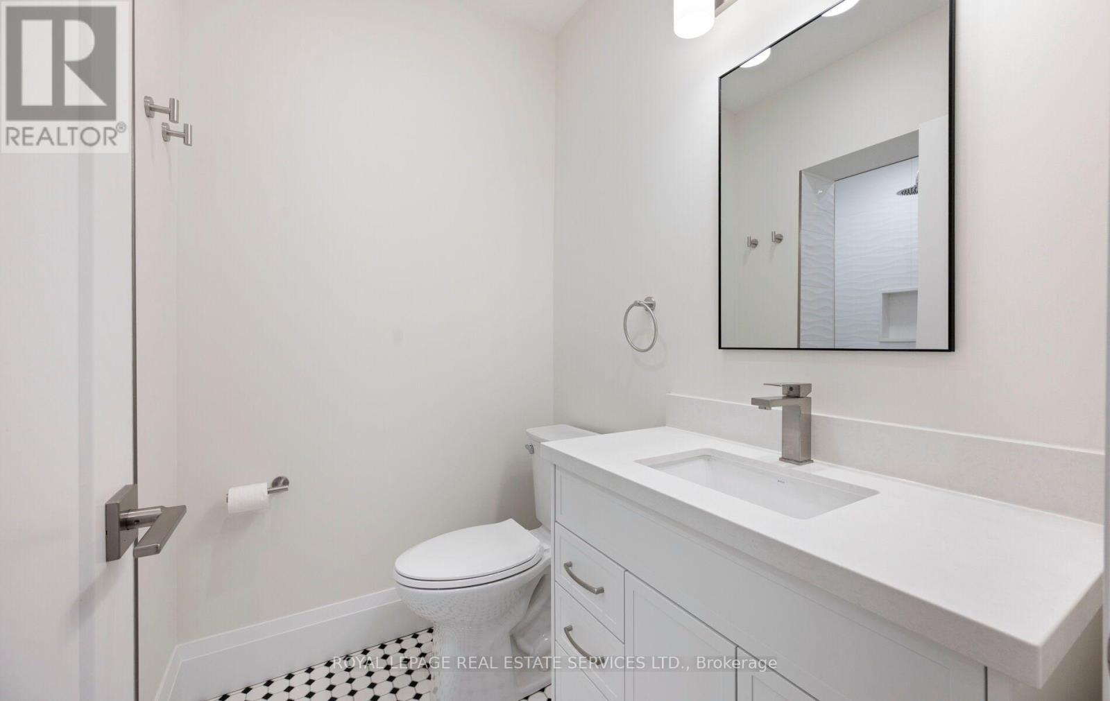 












509 CHRISTIE STREET

,
Toronto,




Ontario
M6G3C9

