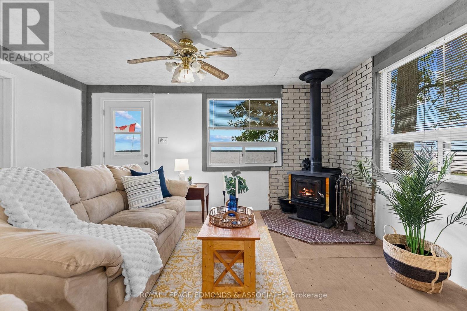 












45 GREATVIEW TRAIL

,
Whitewater Region,




Ontario
K8A6W2

