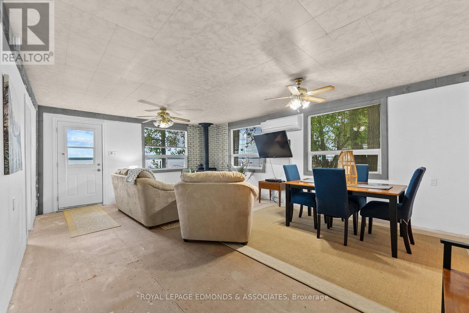 












45 GREATVIEW TRAIL

,
Whitewater Region,




Ontario
K8A6W2

