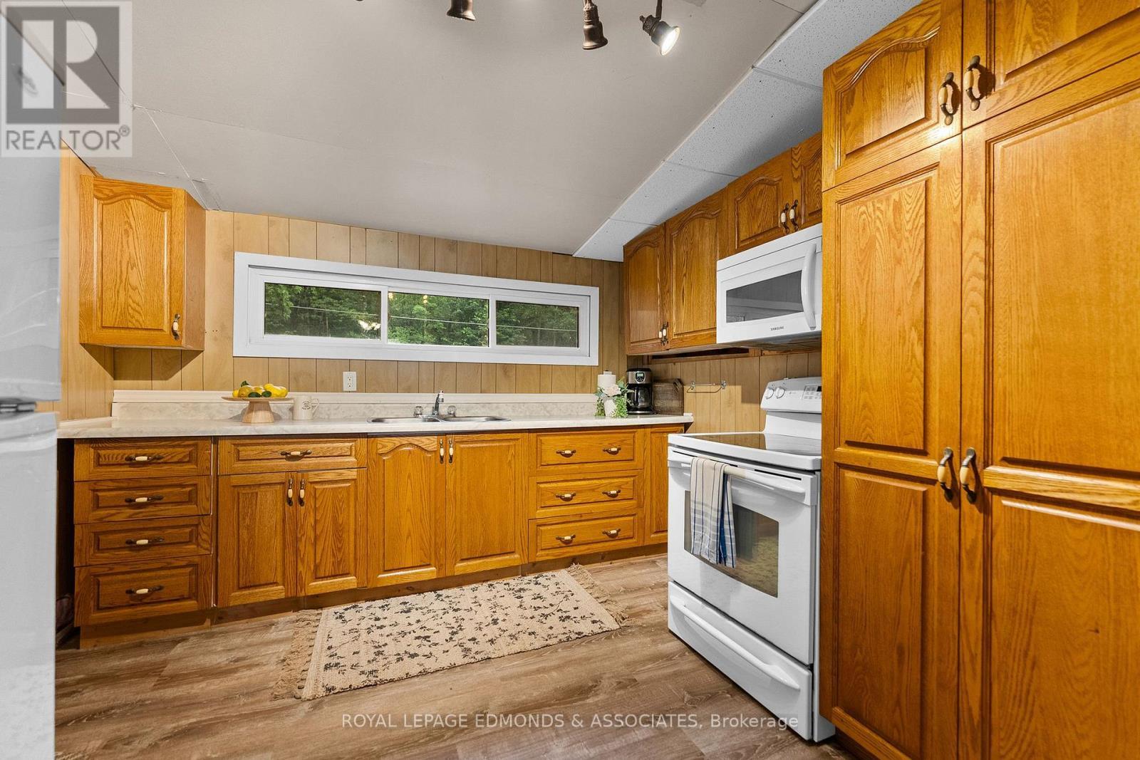 












45 GREATVIEW TRAIL

,
Whitewater Region,




Ontario
K8A6W2

