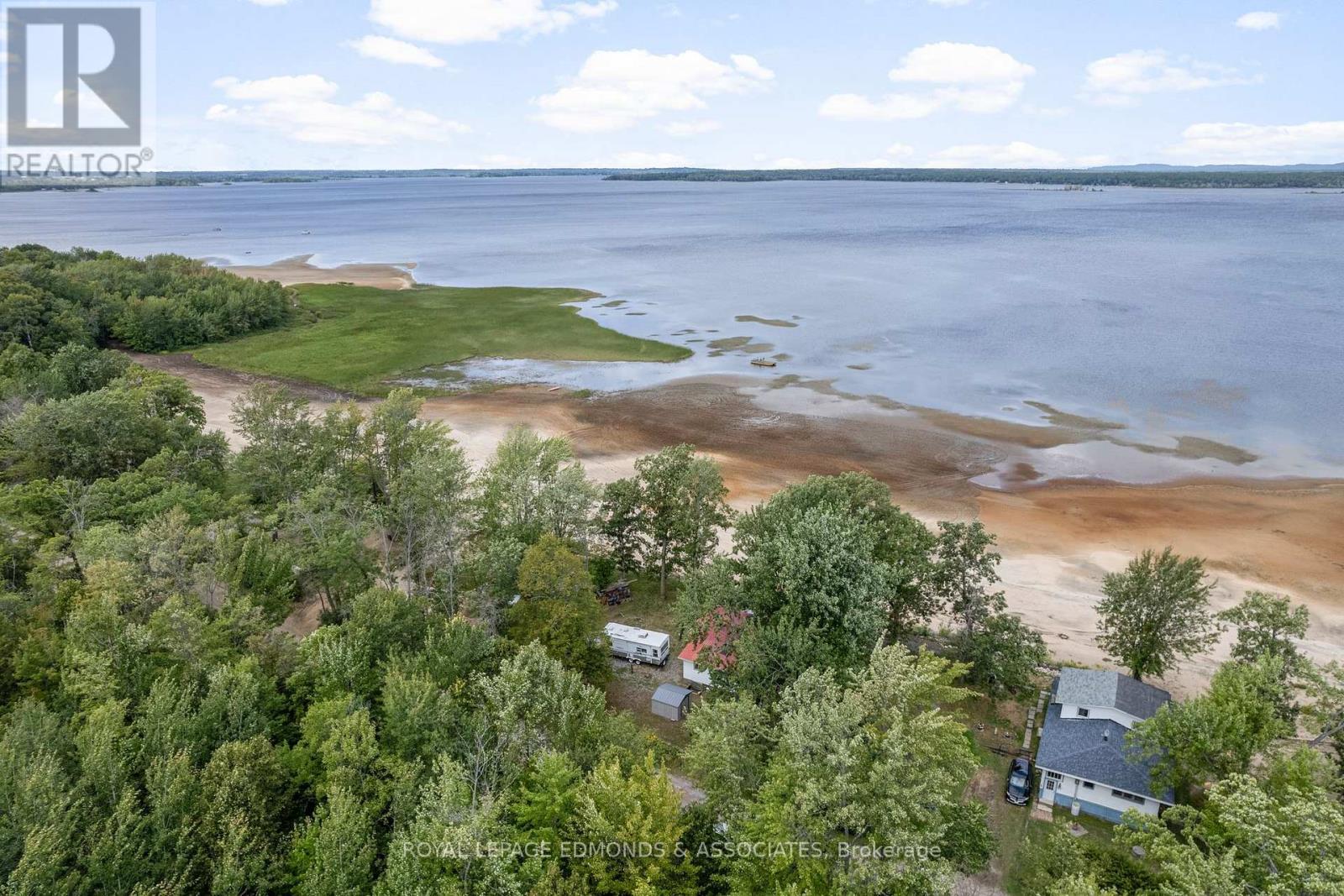 












45 GREATVIEW TRAIL

,
Whitewater Region,




Ontario
K8A6W2

