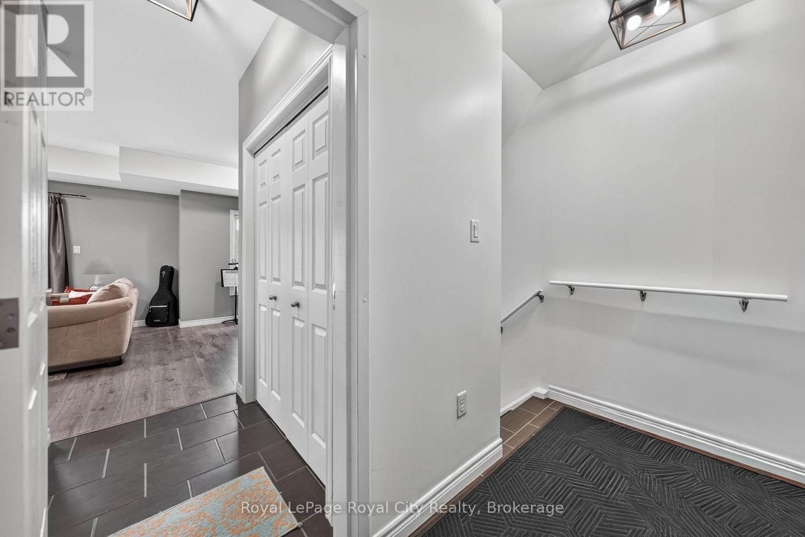 












30 - 39 KAY CRESCENT

,
Guelph (Pineridge/Westminster Woods),




Ontario
N1L0N5

