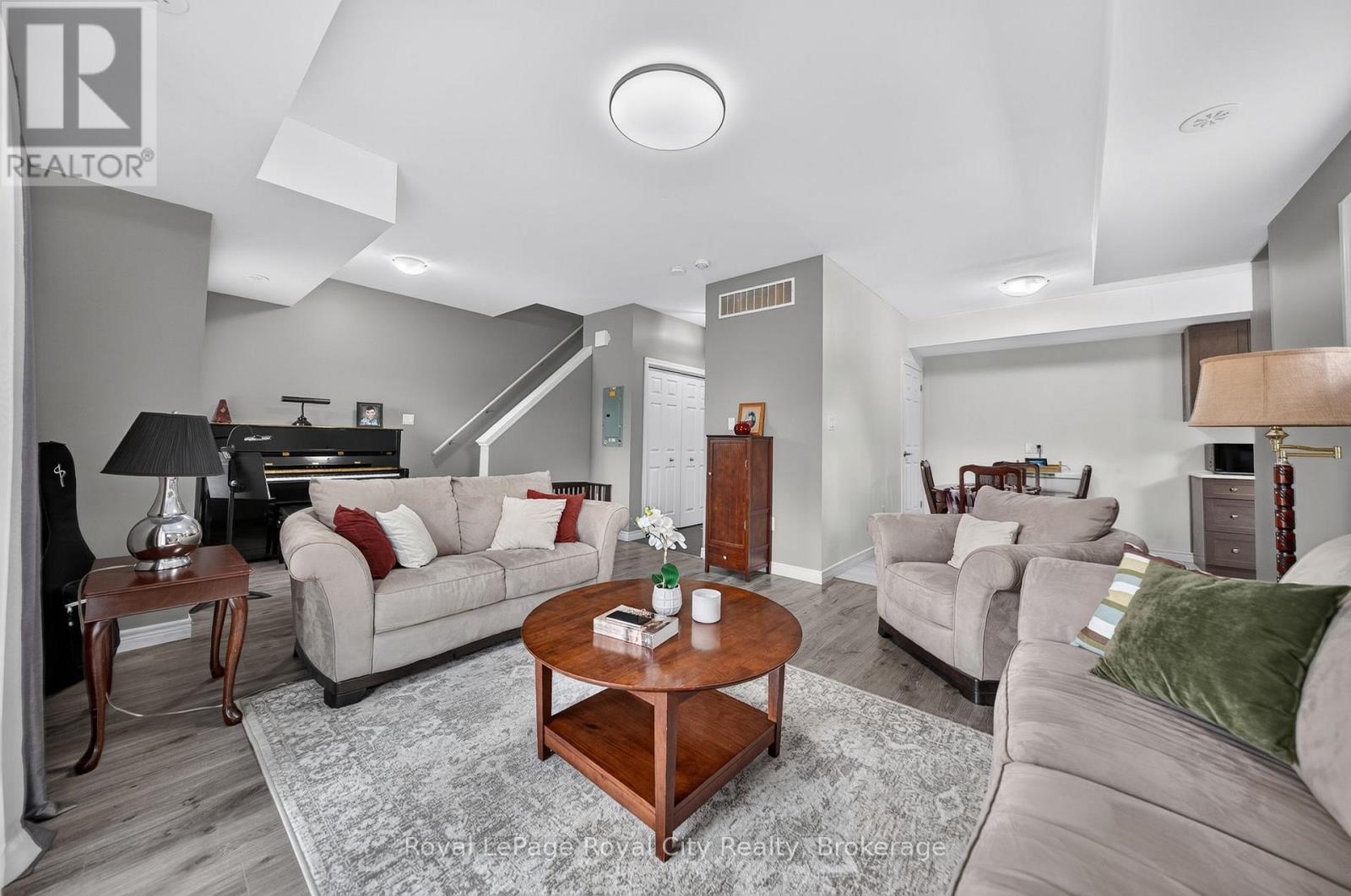 












30 - 39 KAY CRESCENT

,
Guelph (Pineridge/Westminster Woods),




Ontario
N1L0N5

