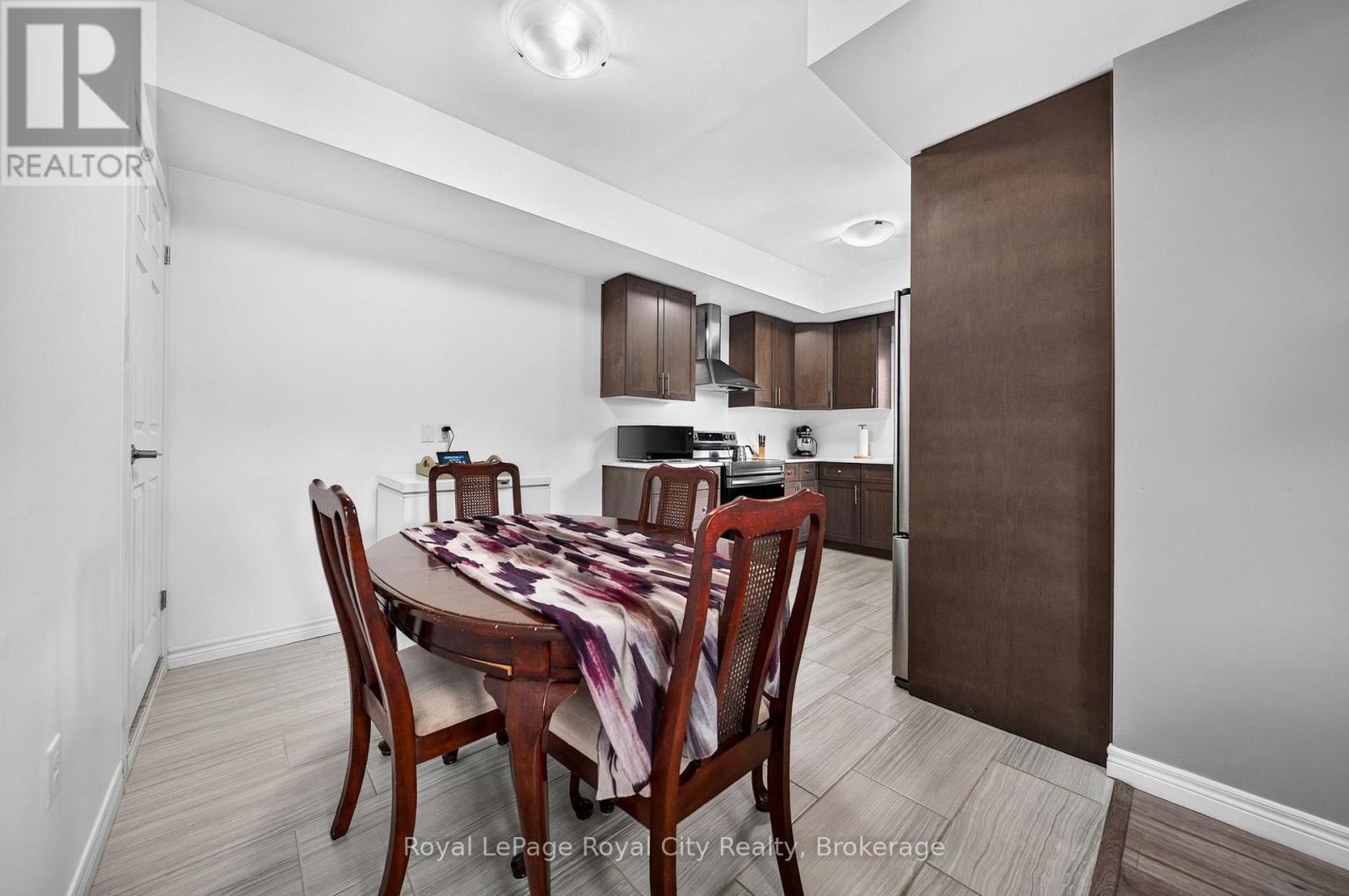 












30 - 39 KAY CRESCENT

,
Guelph (Pineridge/Westminster Woods),




Ontario
N1L0N5

