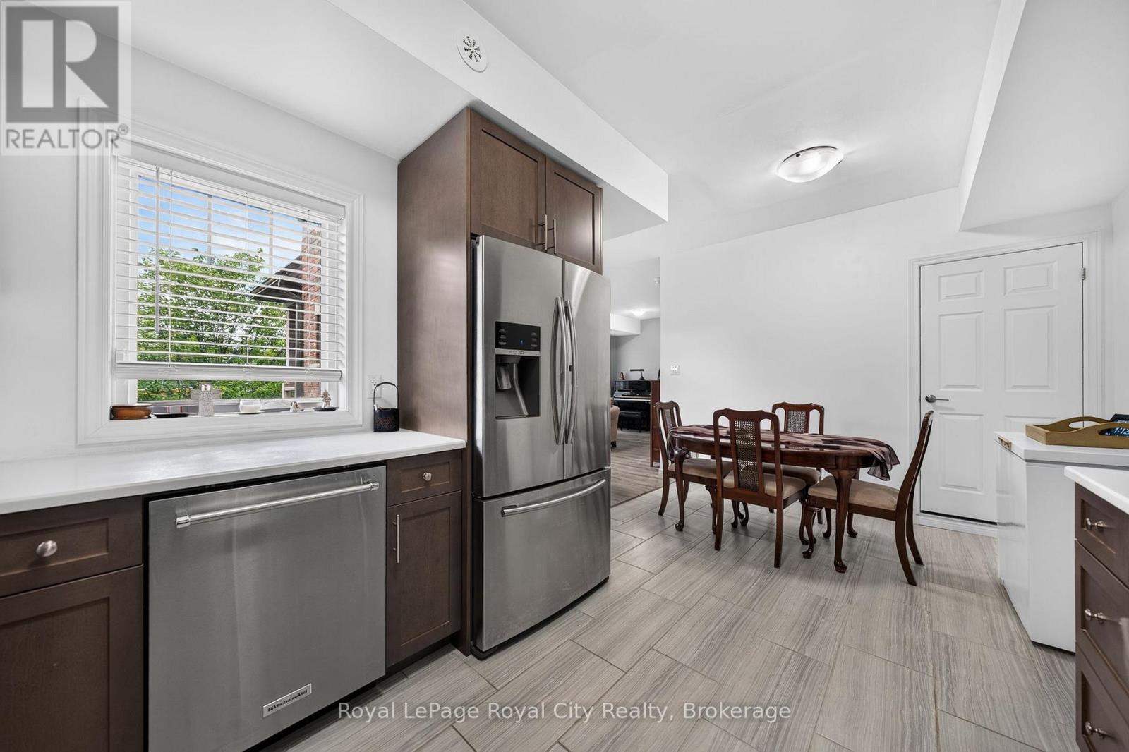 












30 - 39 KAY CRESCENT

,
Guelph (Pineridge/Westminster Woods),




Ontario
N1L0N5

