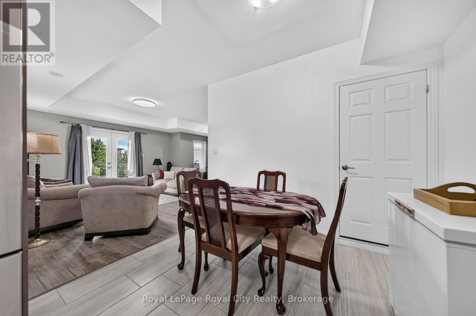 












30 - 39 KAY CRESCENT

,
Guelph (Pineridge/Westminster Woods),




Ontario
N1L0N5

