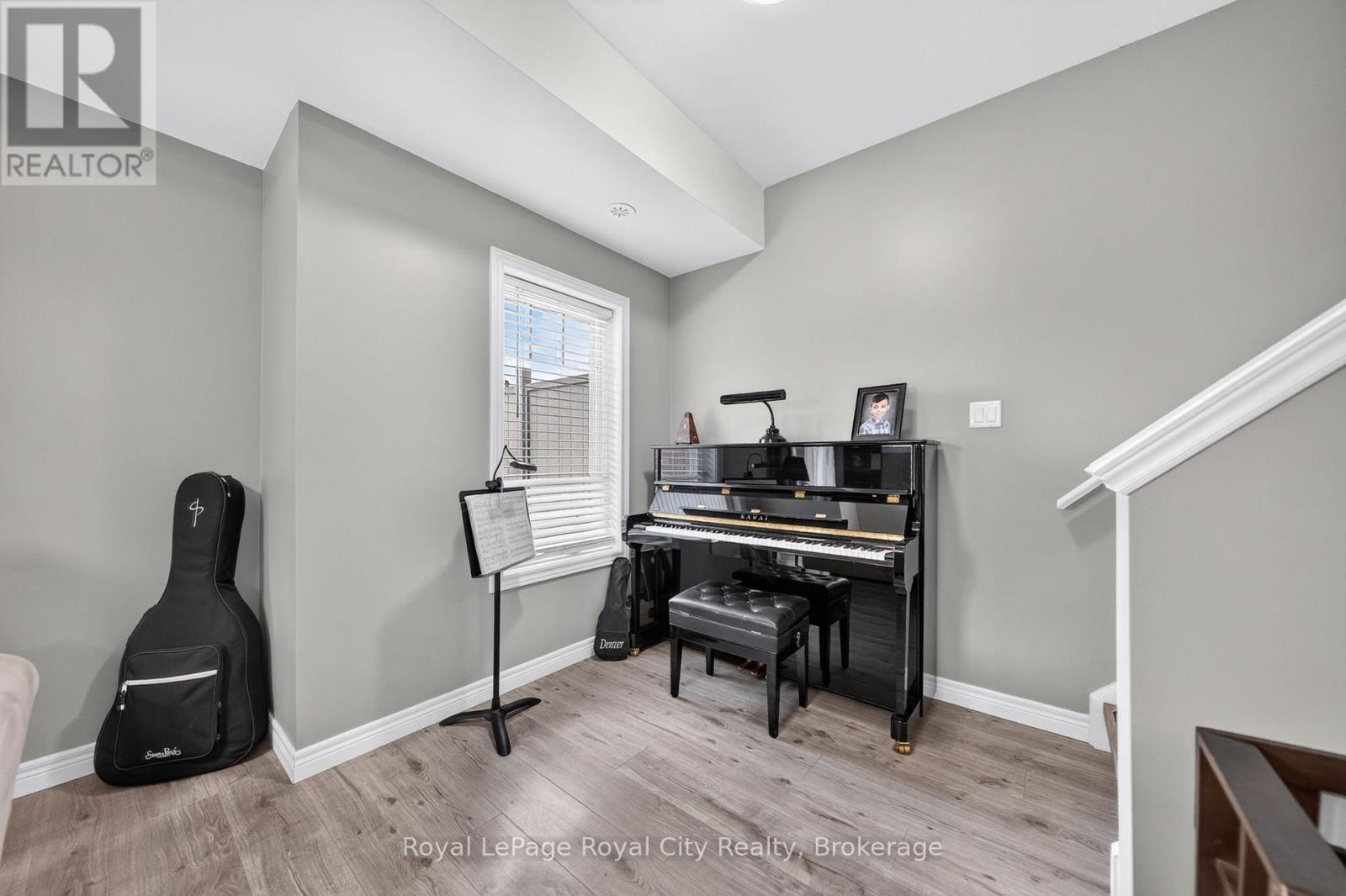 












30 - 39 KAY CRESCENT

,
Guelph (Pineridge/Westminster Woods),




Ontario
N1L0N5

