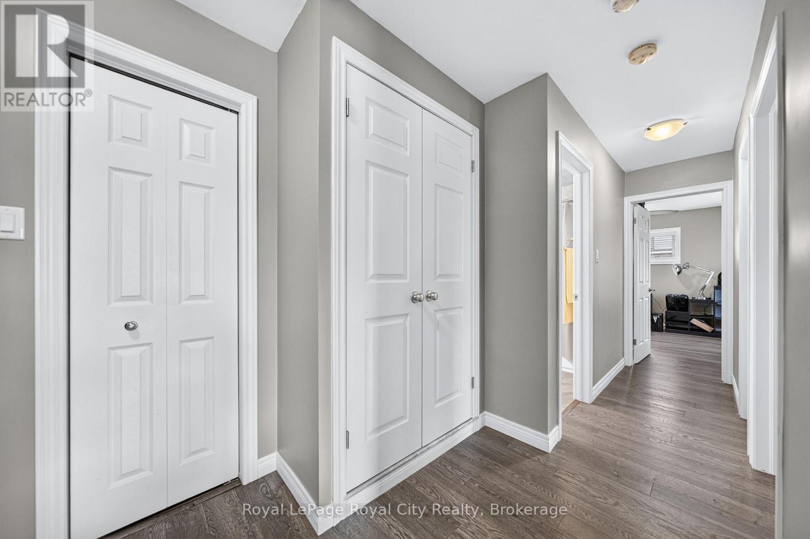 












30 - 39 KAY CRESCENT

,
Guelph (Pineridge/Westminster Woods),




Ontario
N1L0N5

