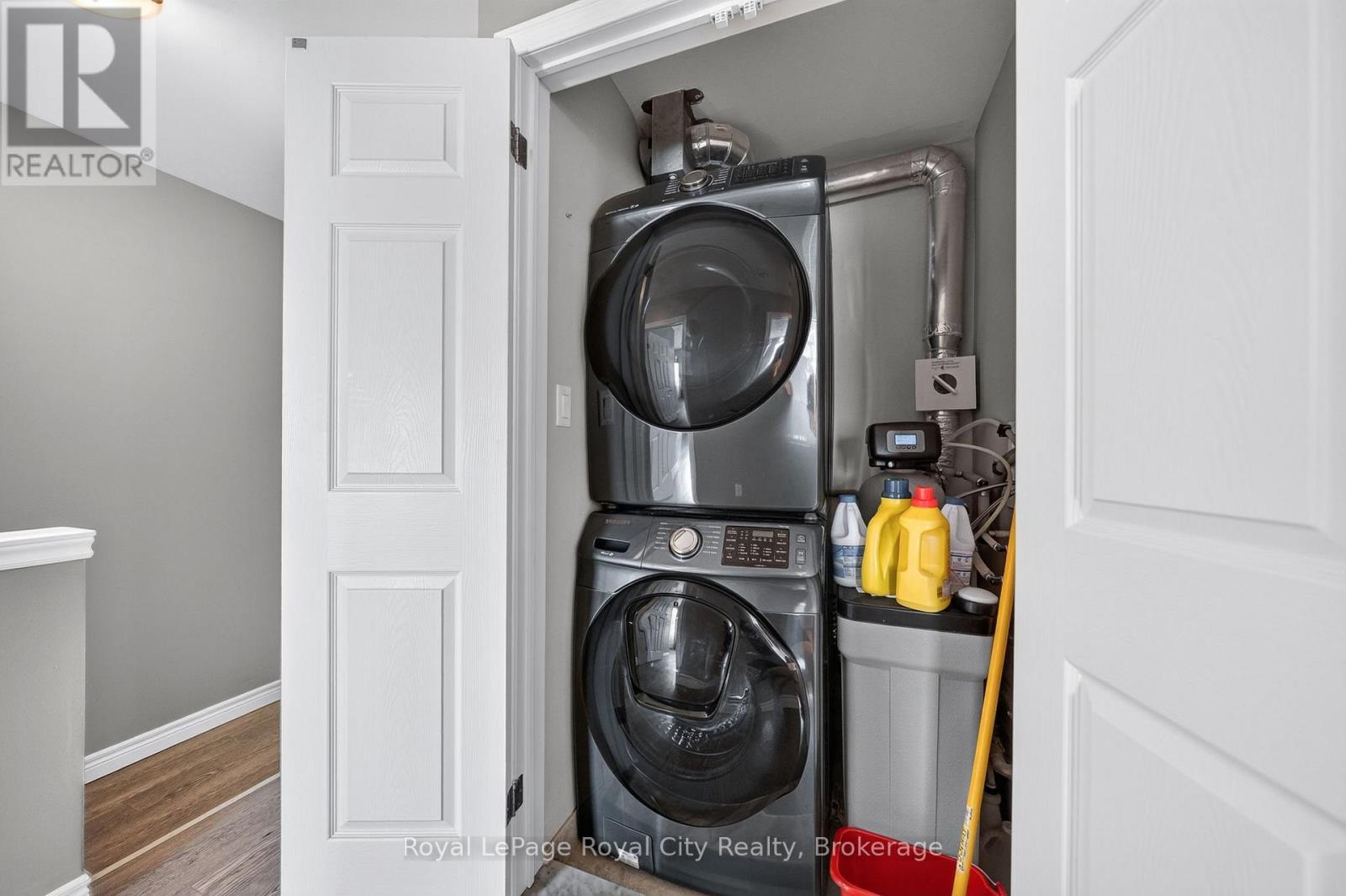 












30 - 39 KAY CRESCENT

,
Guelph (Pineridge/Westminster Woods),




Ontario
N1L0N5

