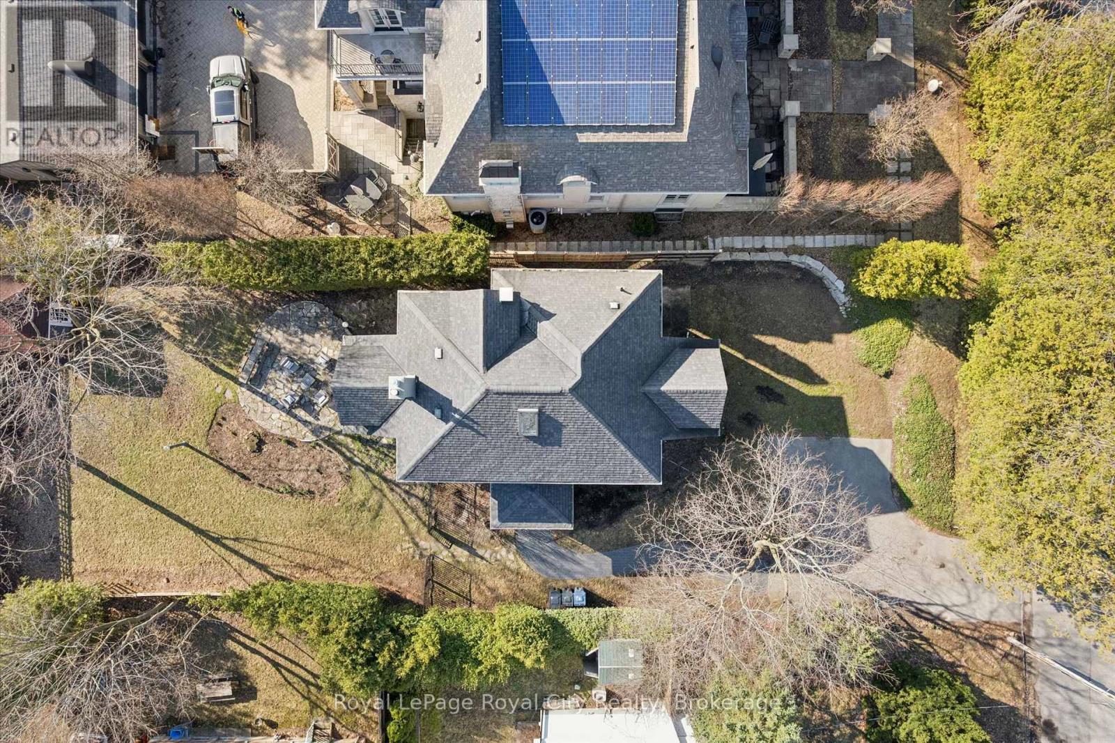 












87 UNIVERSITY AVENUE W

,
Guelph (Dovercliffe Park/Old University),




Ontario
N1G1P1

