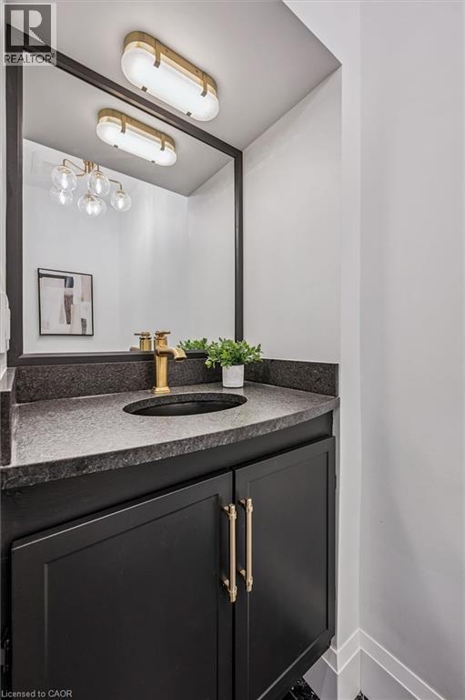 












87 UNIVERSITY Avenue W

,
Guelph,




Ontario
N1G1P1

