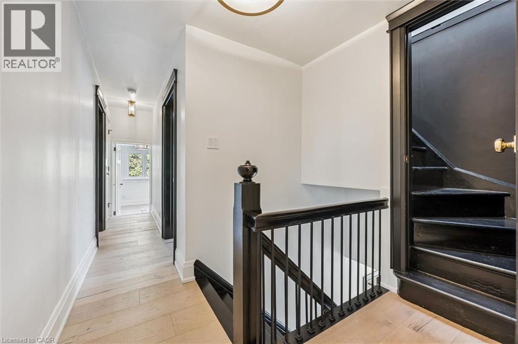 












87 UNIVERSITY Avenue W

,
Guelph,




Ontario
N1G1P1

