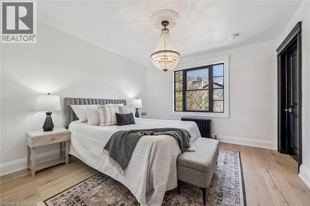 












87 UNIVERSITY Avenue W

,
Guelph,




Ontario
N1G1P1

