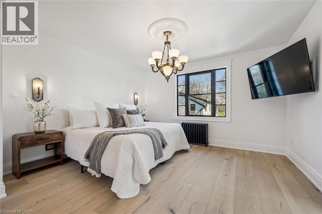 












87 UNIVERSITY Avenue W

,
Guelph,




Ontario
N1G1P1

