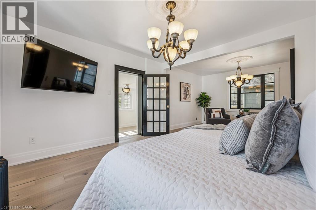 












87 UNIVERSITY Avenue W

,
Guelph,




Ontario
N1G1P1

