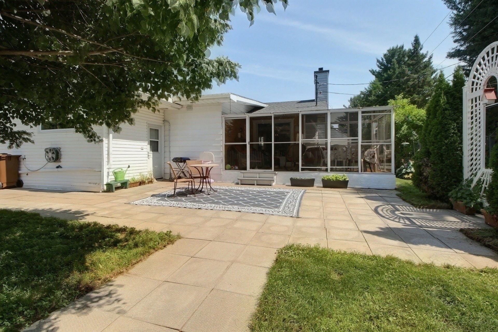 









2090


Av. du Capitaine-Veilleux

,
Shawinigan,




QC
G9P1A4

