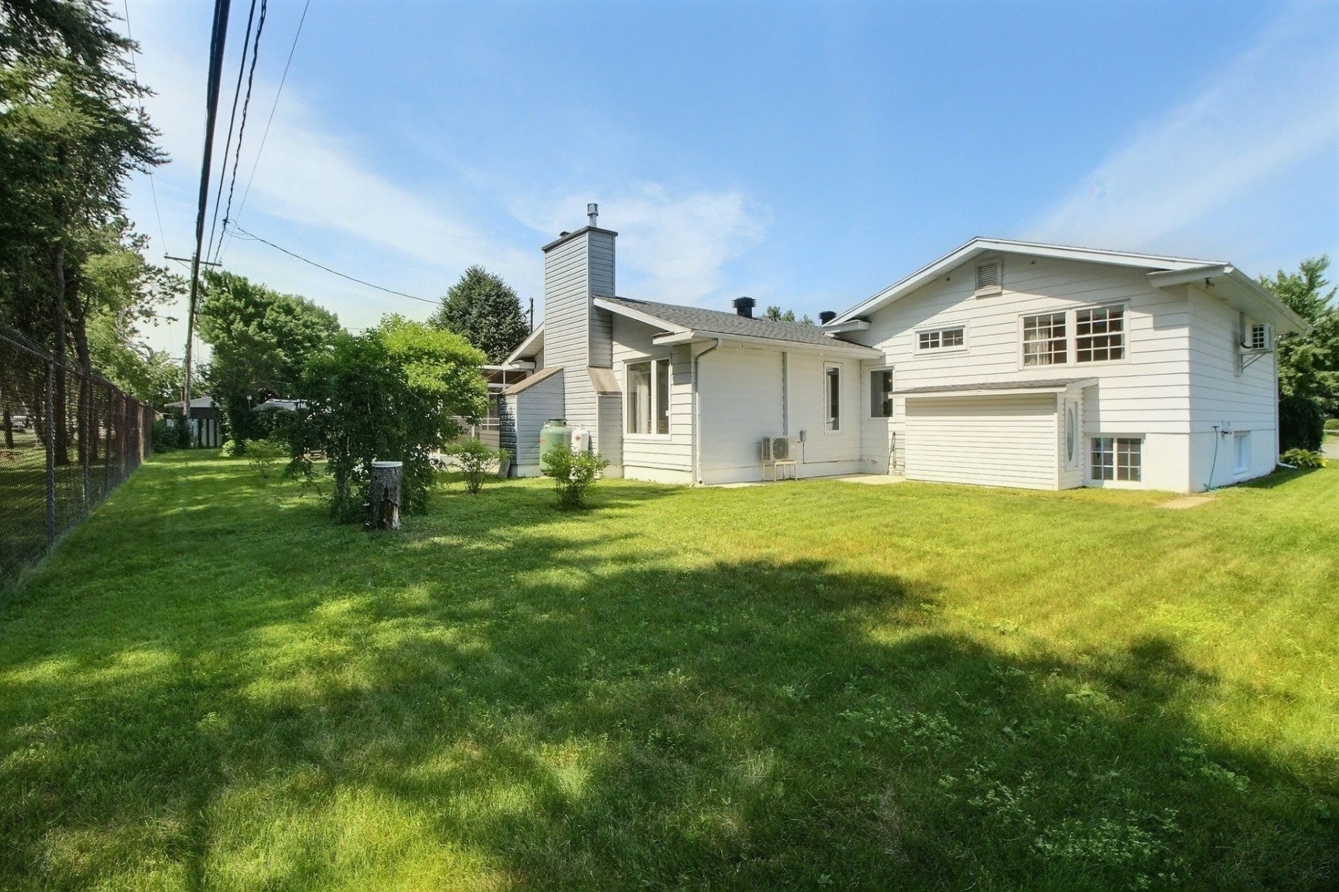 









2090


Av. du Capitaine-Veilleux

,
Shawinigan,




QC
G9P1A4

