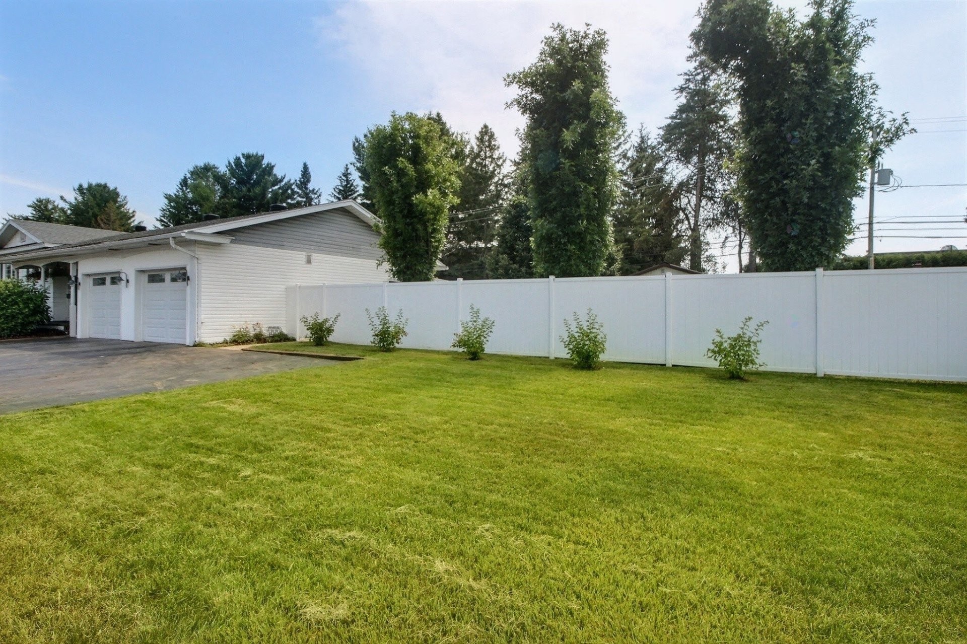 









2090


Av. du Capitaine-Veilleux

,
Shawinigan,




QC
G9P1A4

