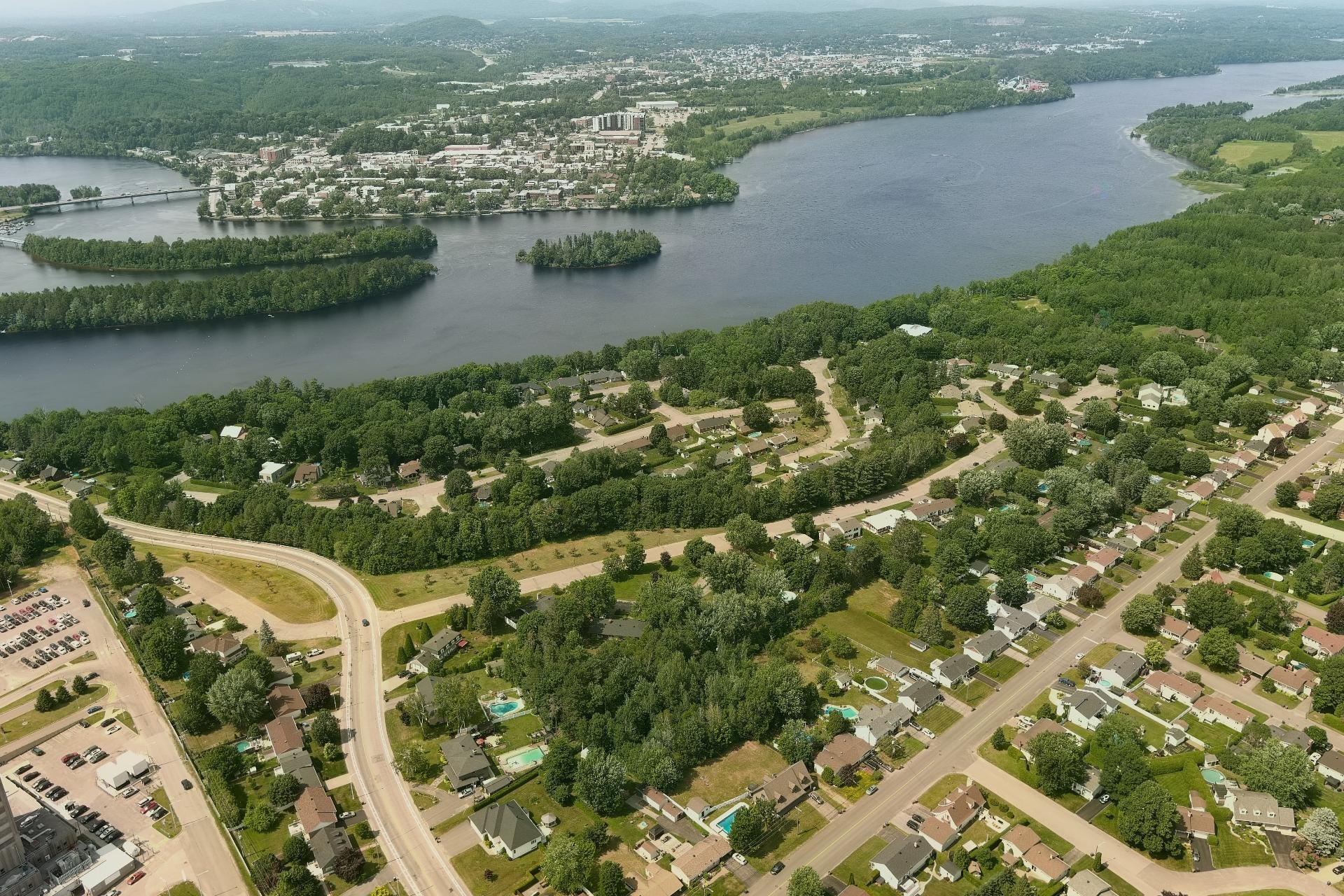 









2090


Av. du Capitaine-Veilleux

,
Shawinigan,




QC
G9P1A4

