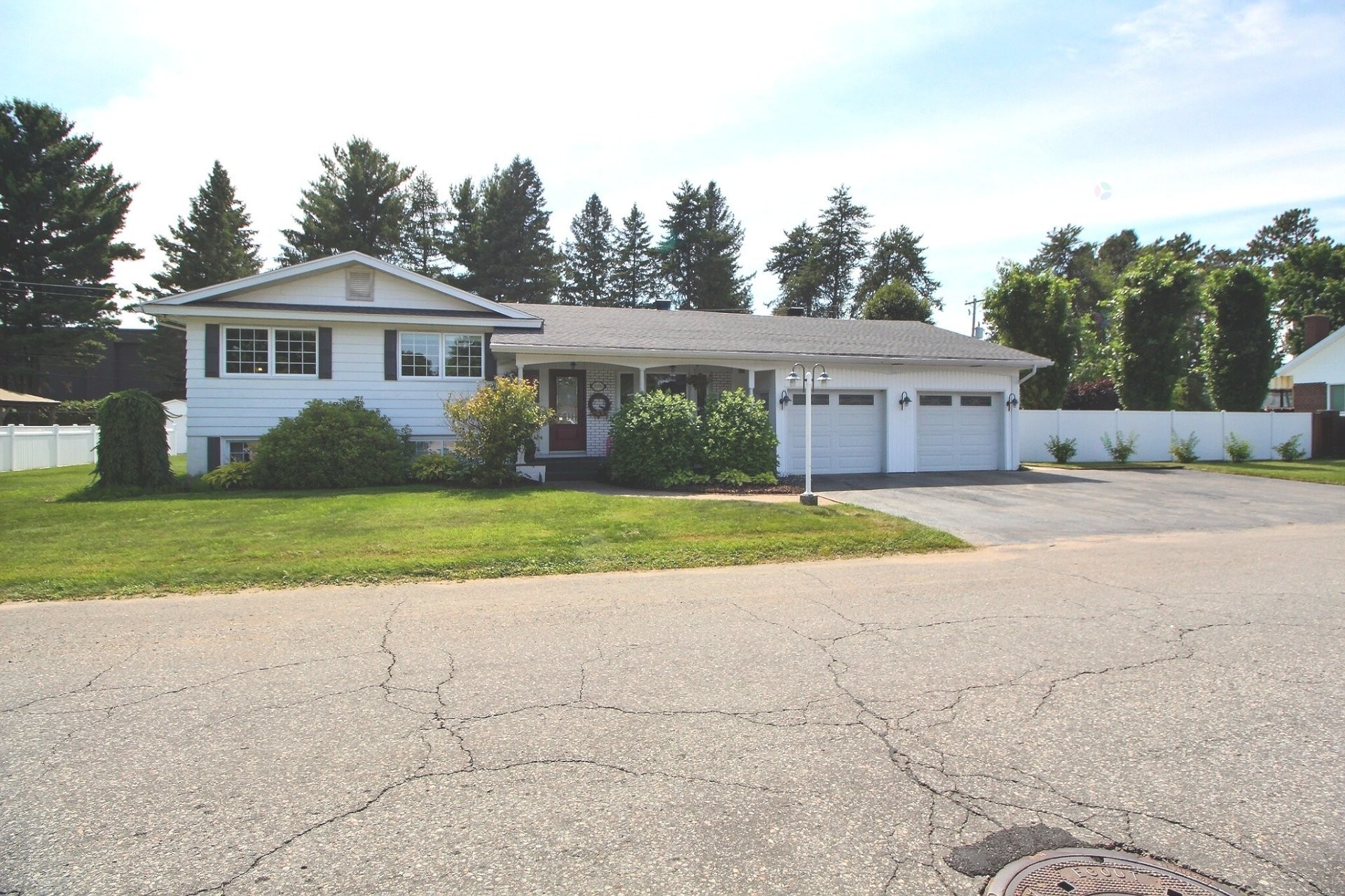 









2090


Av. du Capitaine-Veilleux

,
Shawinigan,




QC
G9P1A4

