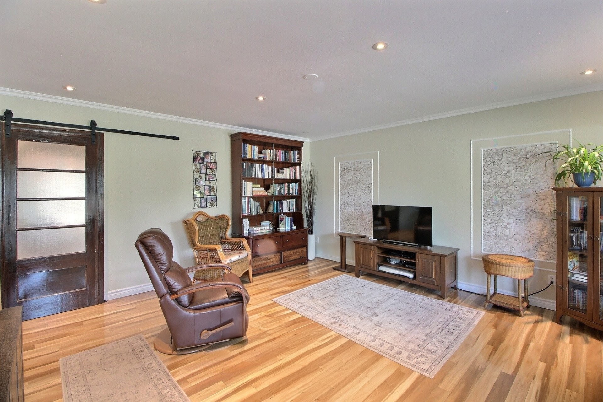 









2090


Av. du Capitaine-Veilleux

,
Shawinigan,




QC
G9P1A4

