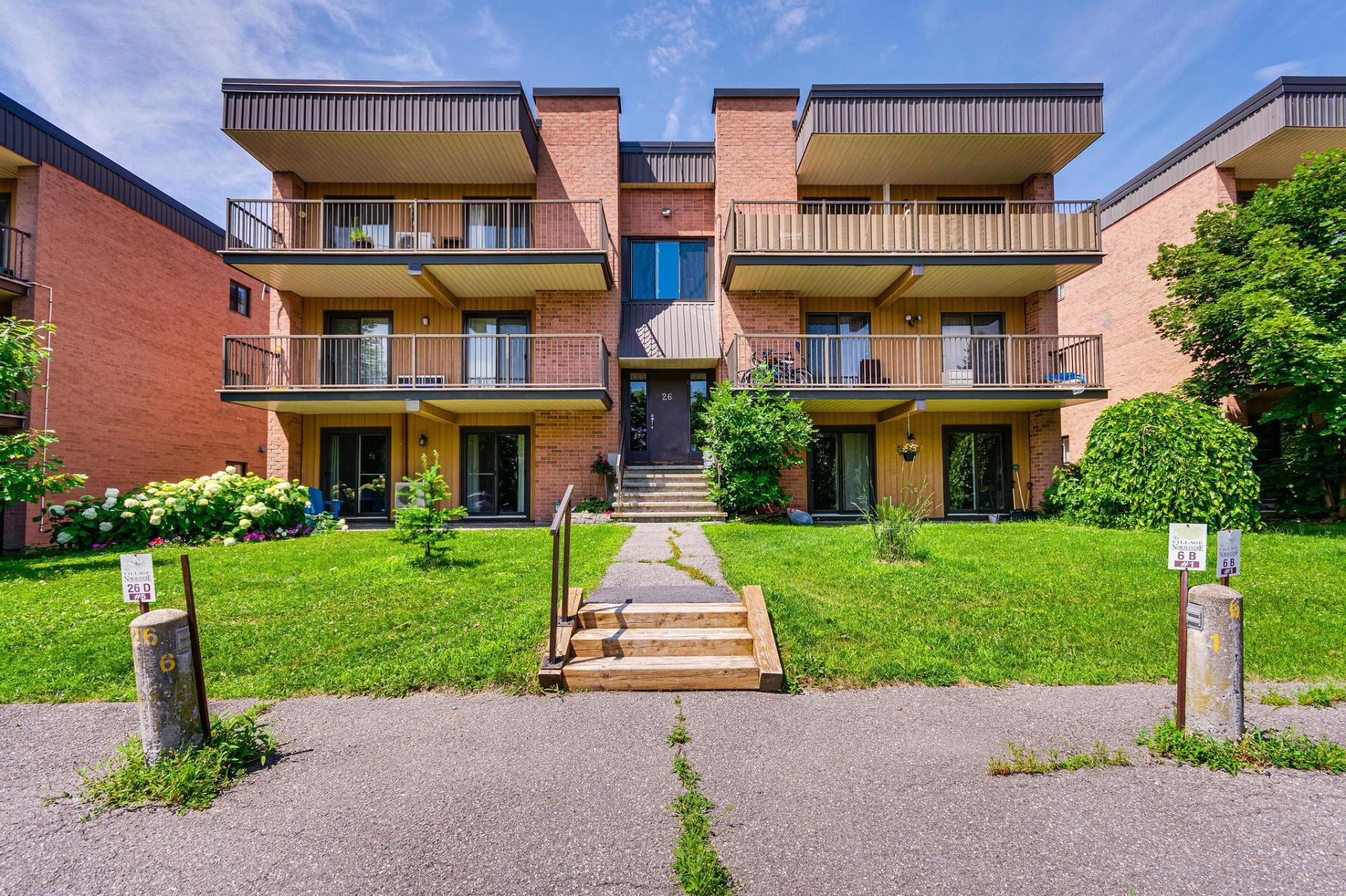 









26


Rue de Deauville

, 1,
Gatineau (Hull),




QC
J8Z3C1


