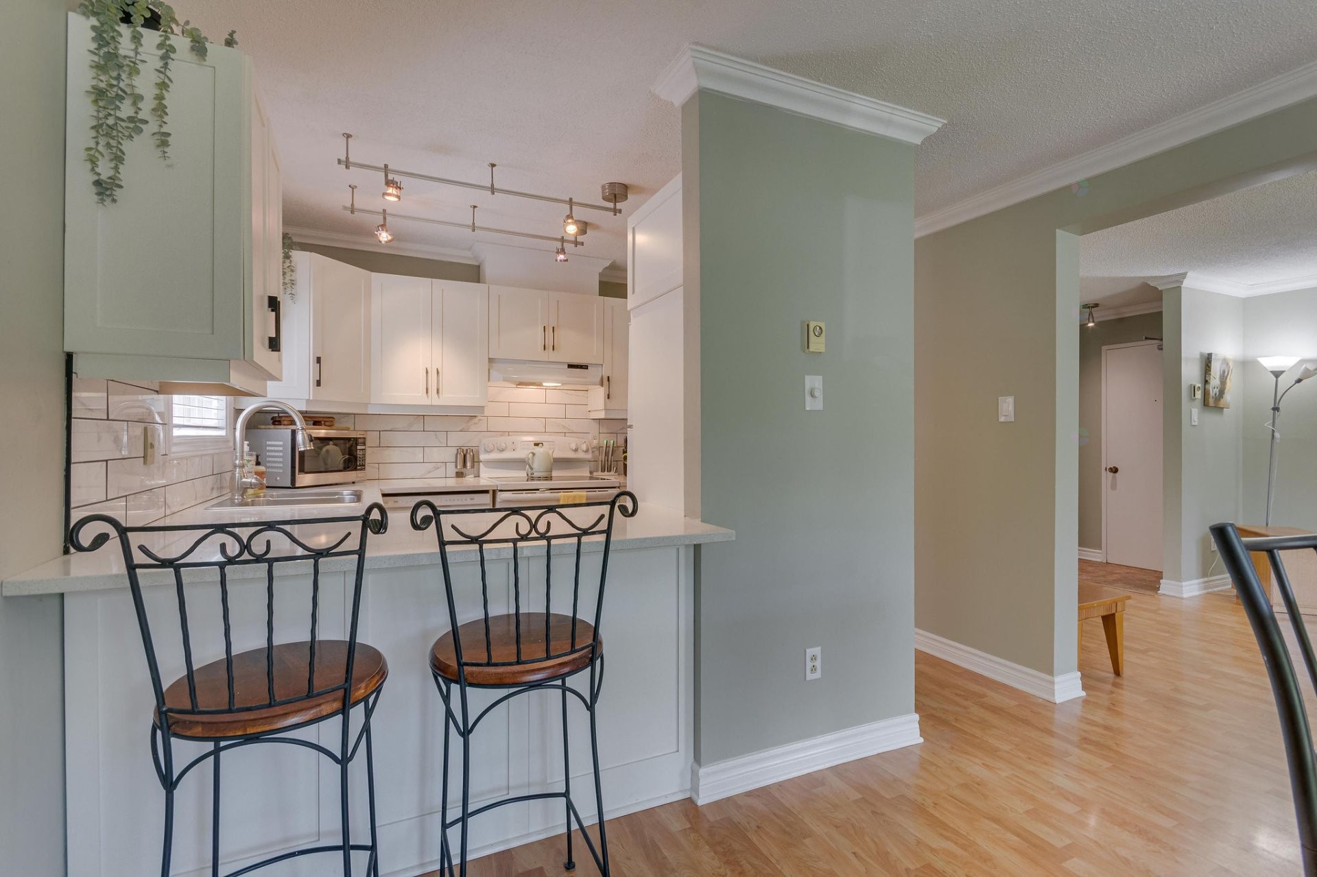 









26


Rue de Deauville

, 1,
Gatineau (Hull),




QC
J8Z3C1

