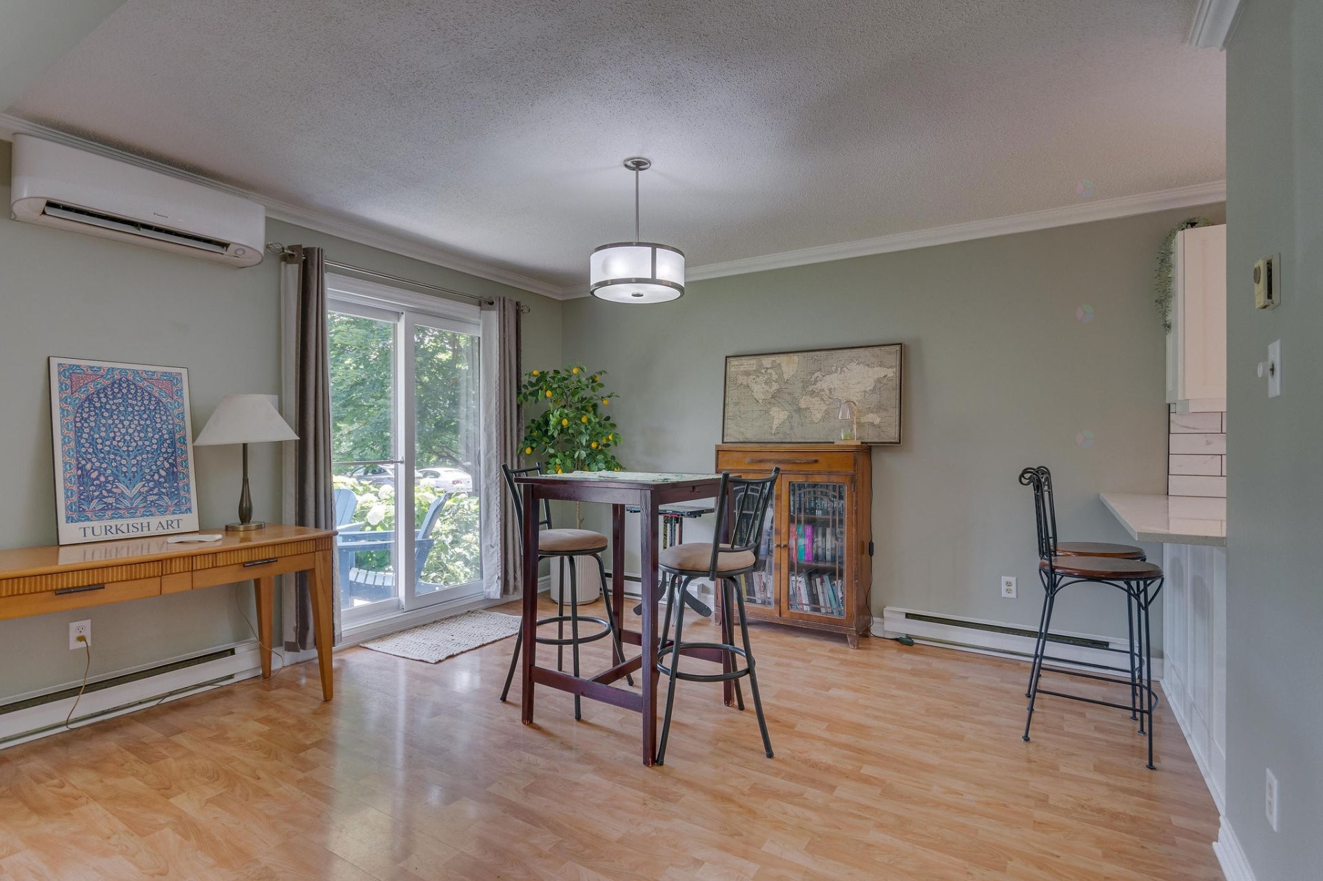 









26


Rue de Deauville

, 1,
Gatineau (Hull),




QC
J8Z3C1

