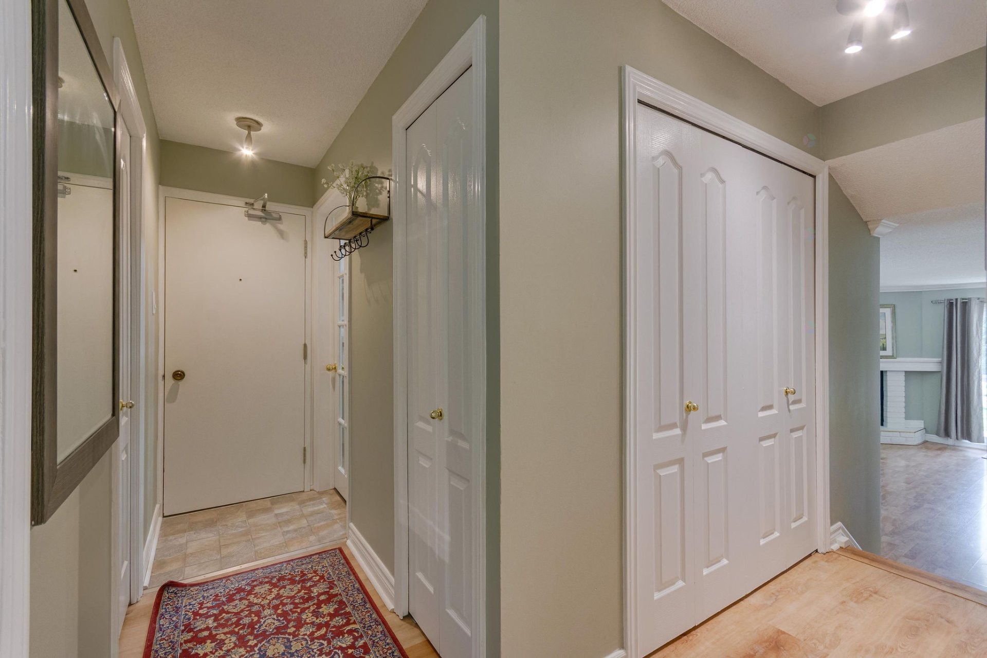









26


Rue de Deauville

, 1,
Gatineau (Hull),




QC
J8Z3C1

