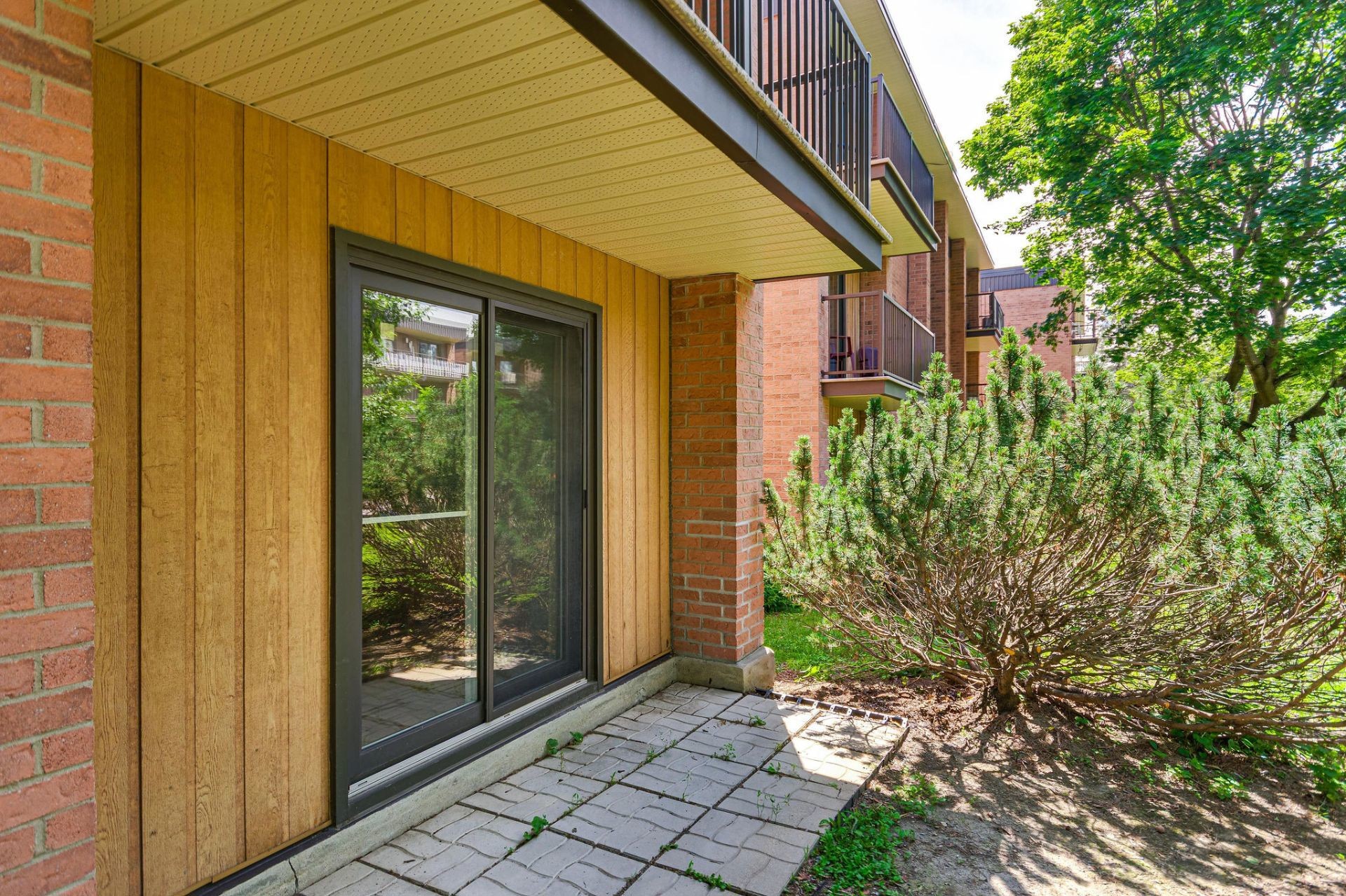 









26


Rue de Deauville

, 1,
Gatineau (Hull),




QC
J8Z3C1

