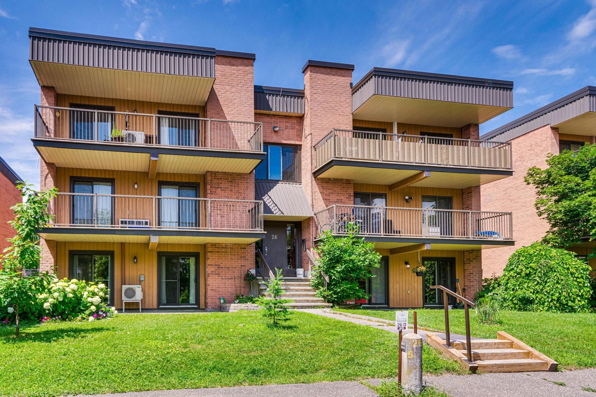 









26


Rue de Deauville

, 1,
Gatineau (Hull),




QC
J8Z3C1

