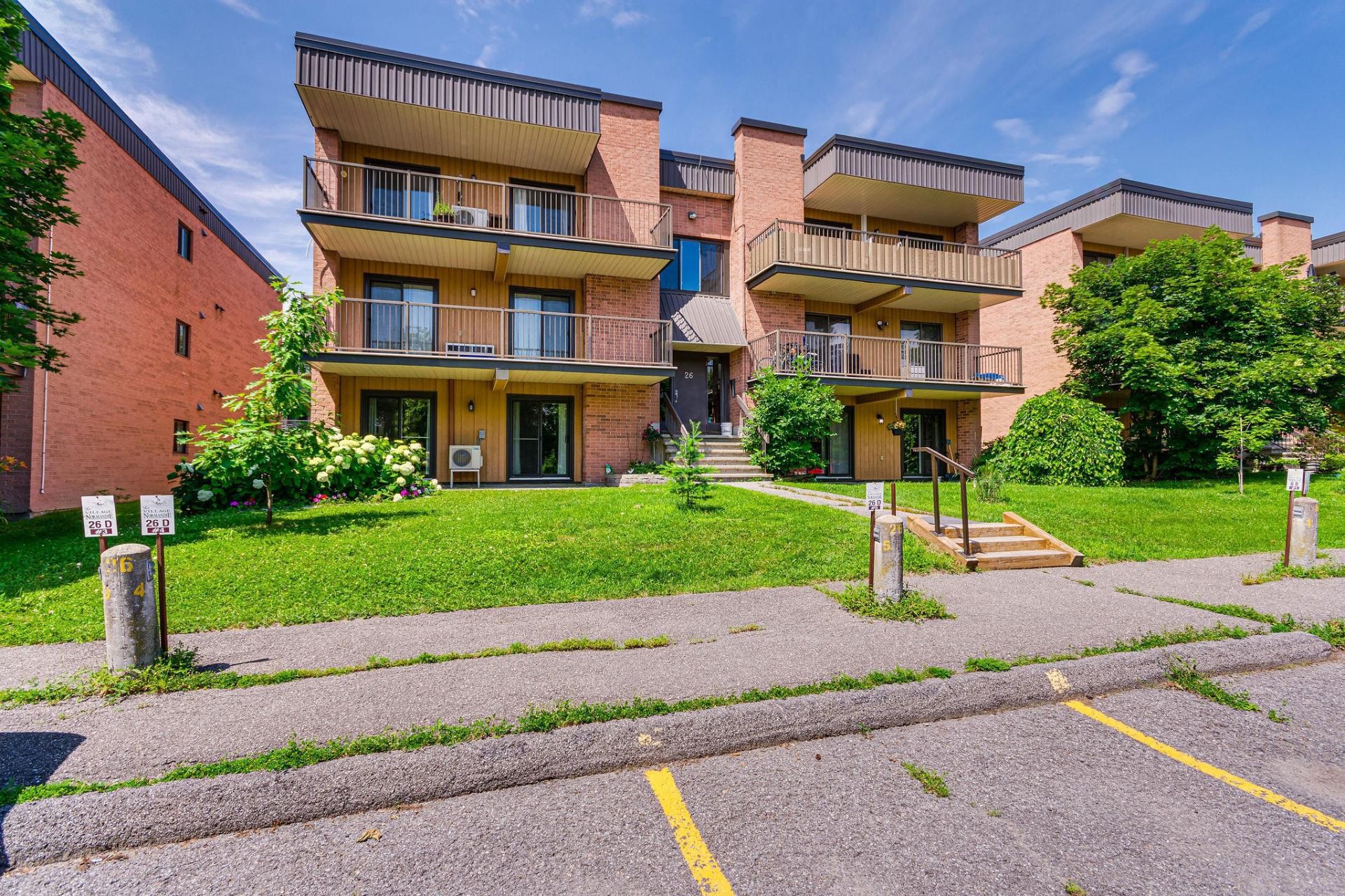 









26


Rue de Deauville

, 1,
Gatineau (Hull),




QC
J8Z3C1

