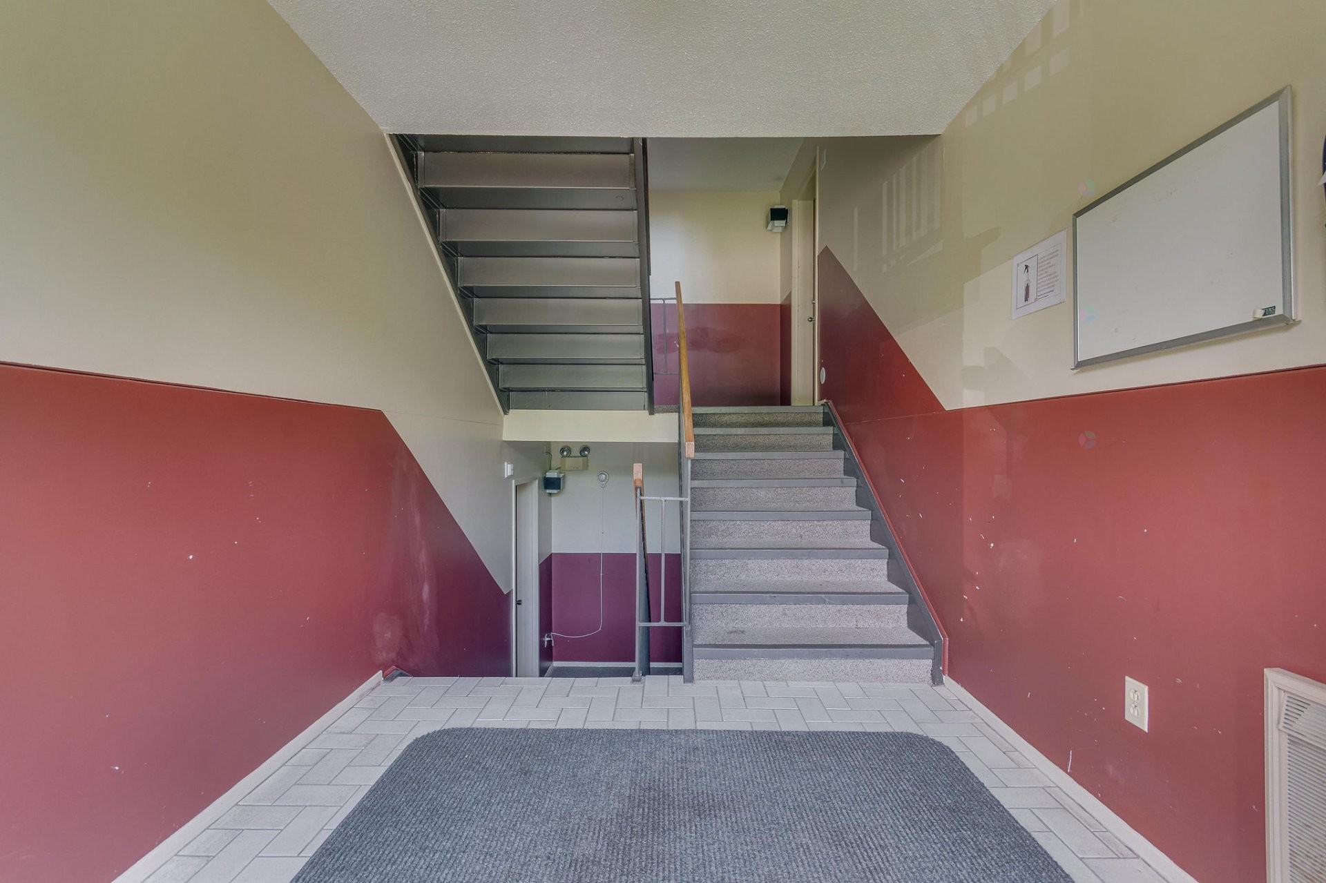 









26


Rue de Deauville

, 1,
Gatineau (Hull),




QC
J8Z3C1

