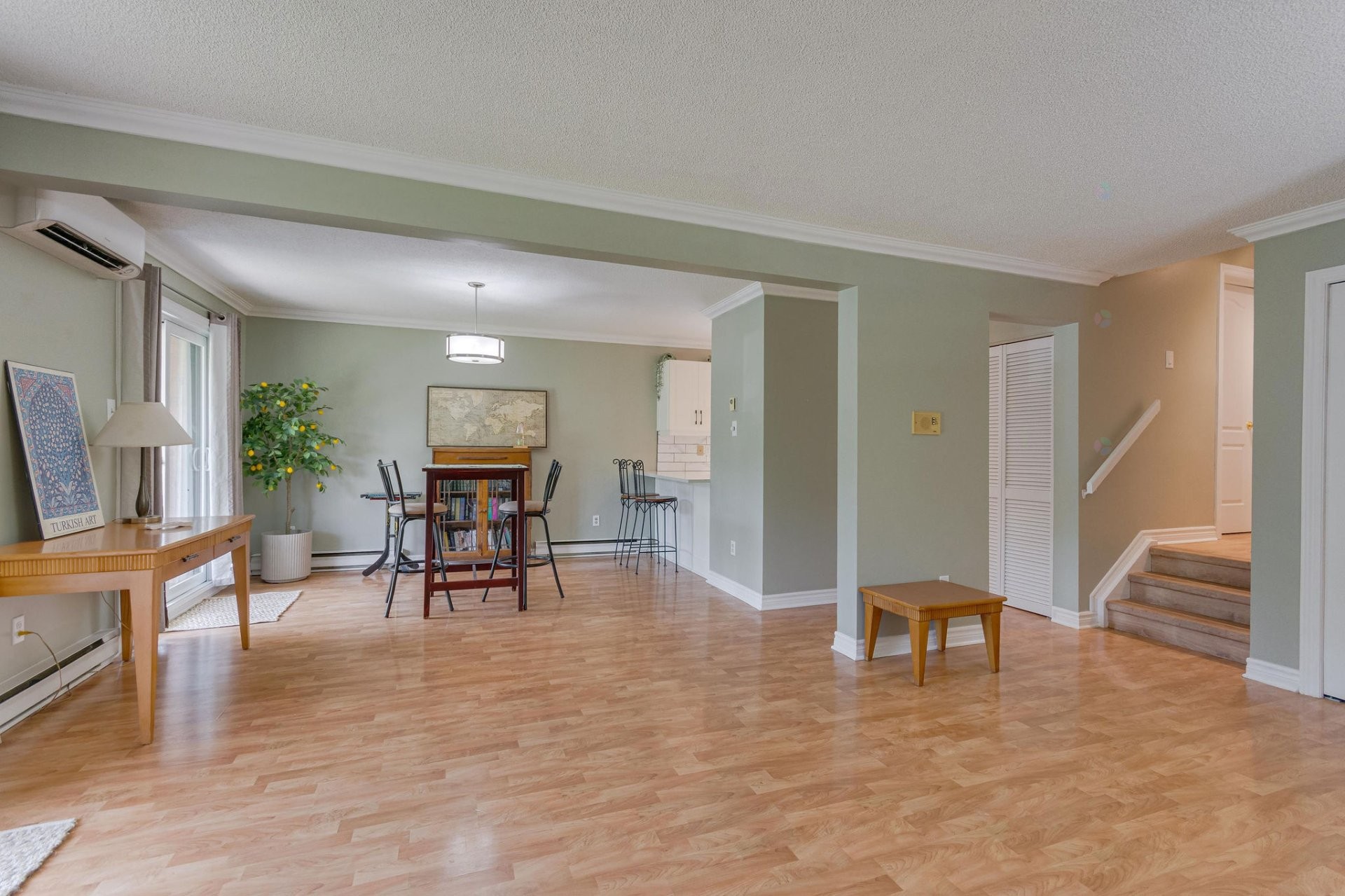 









26


Rue de Deauville

, 1,
Gatineau (Hull),




QC
J8Z3C1

