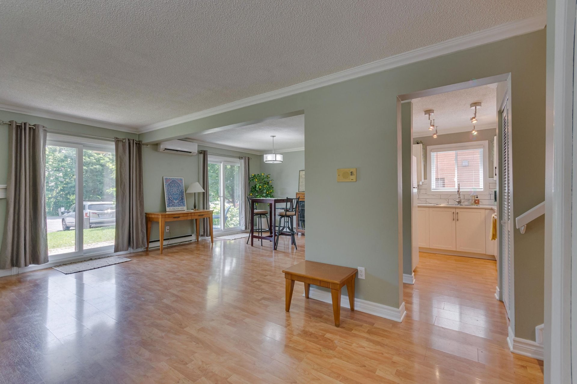 









26


Rue de Deauville

, 1,
Gatineau (Hull),




QC
J8Z3C1

