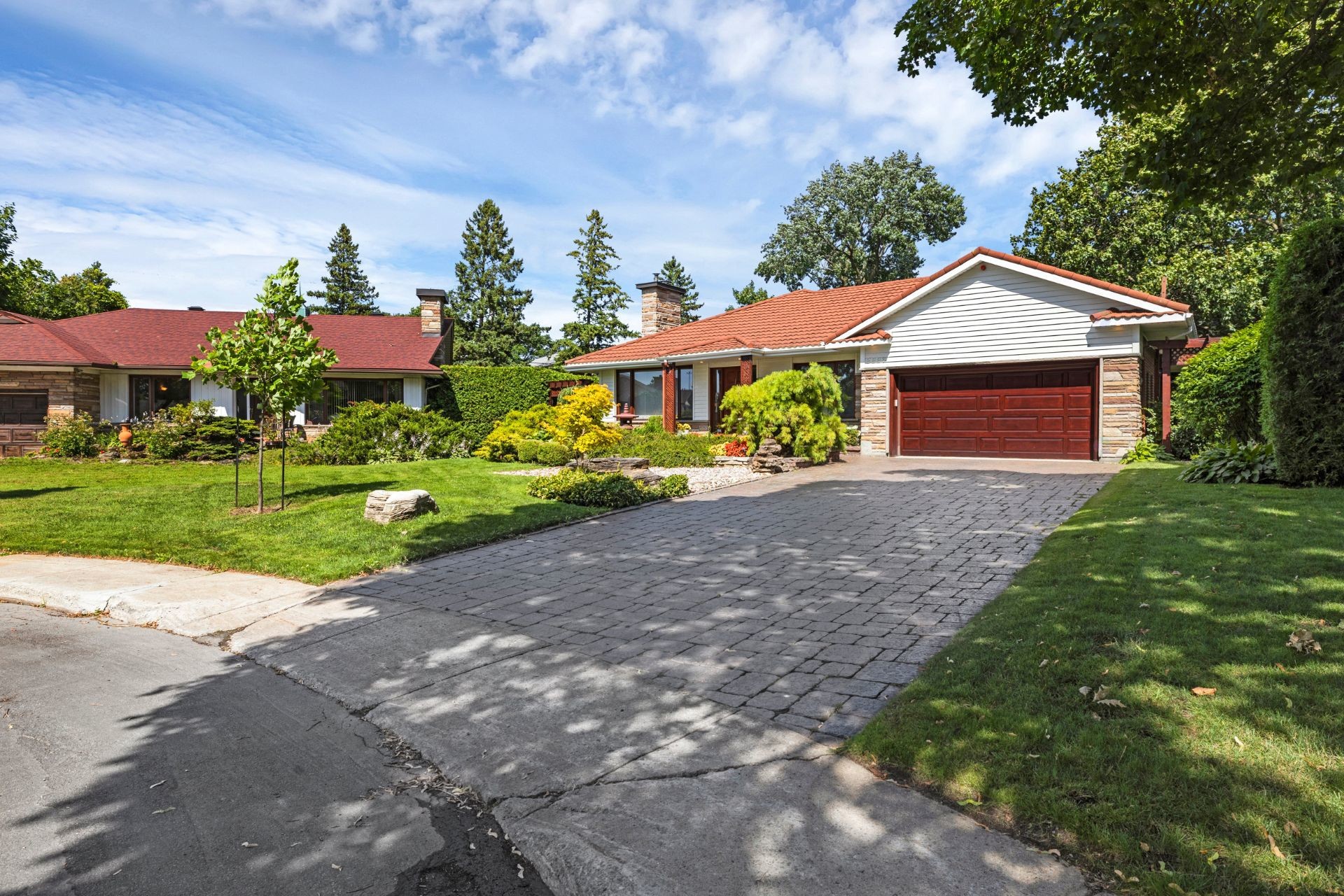









2226


Crois. Ainsley

,
Mont-Royal,




QC
H3P2S7

