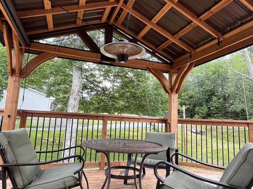 












1 Brook Street

,
Fletchers Lake,




NS
B2T 1A5

