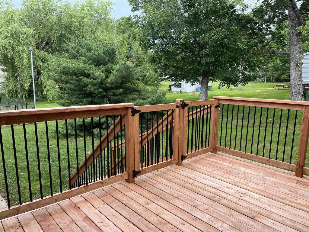 












1 Brook Street

,
Fletchers Lake,




NS
B2T 1A5

