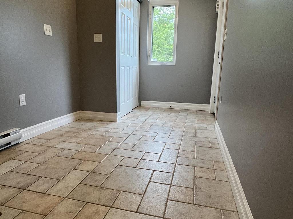 












1 Brook Street

,
Fletchers Lake,




NS
B2T 1A5

