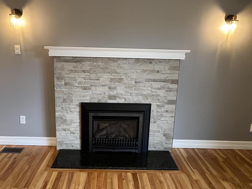 












1 Brook Street

,
Fletchers Lake,




NS
B2T 1A5

