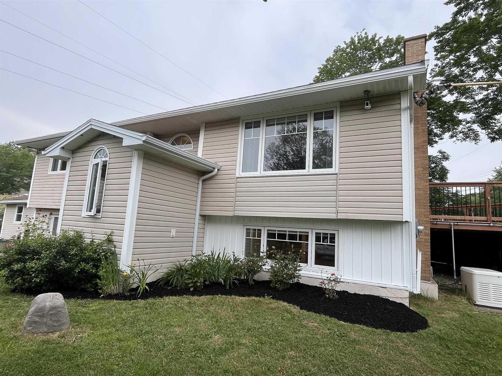 












1 Brook Street

,
Fletchers Lake,




NS
B2T 1A5

