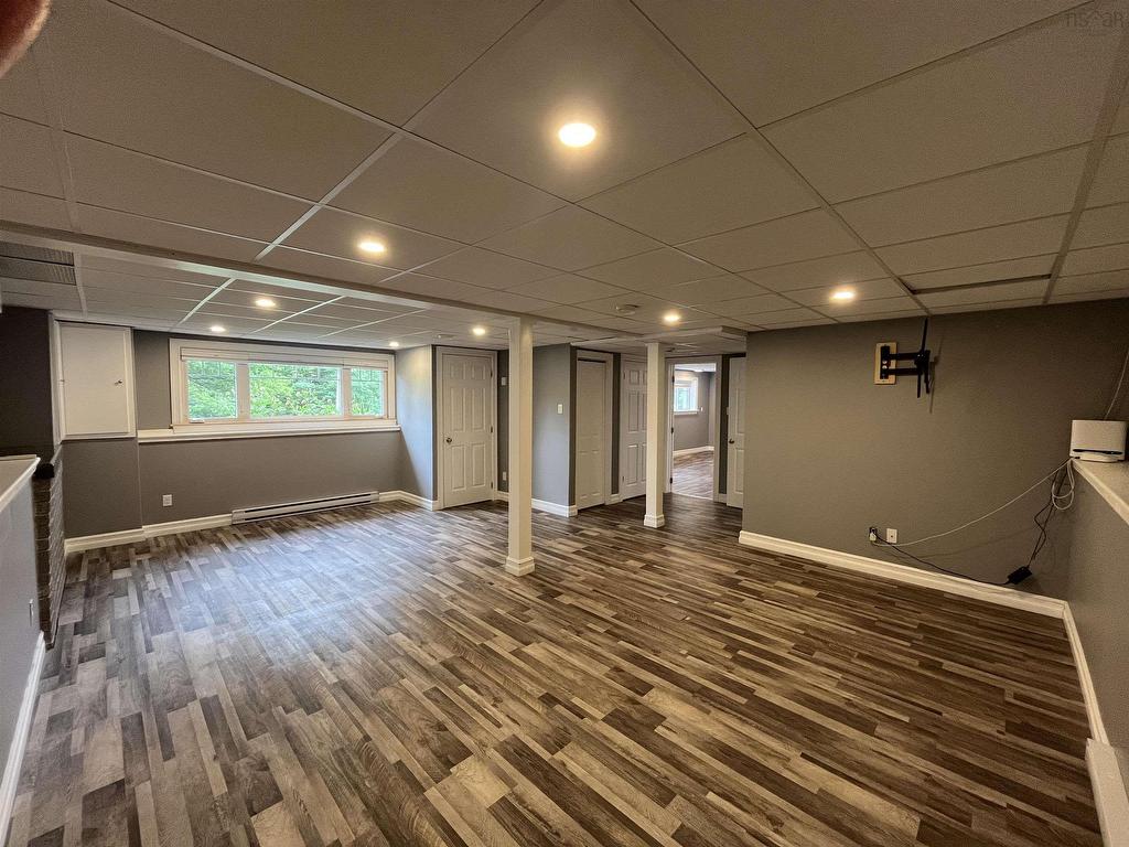 












1 Brook Street

,
Fletchers Lake,




NS
B2T 1A5

