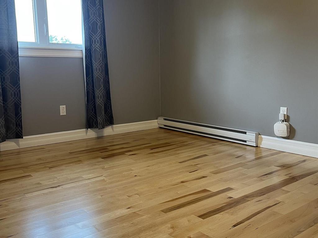 












1 Brook Street

,
Fletchers Lake,




NS
B2T 1A5

