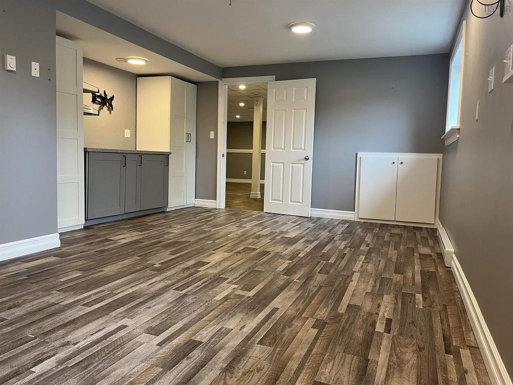 












1 Brook Street

,
Fletchers Lake,




NS
B2T 1A5


